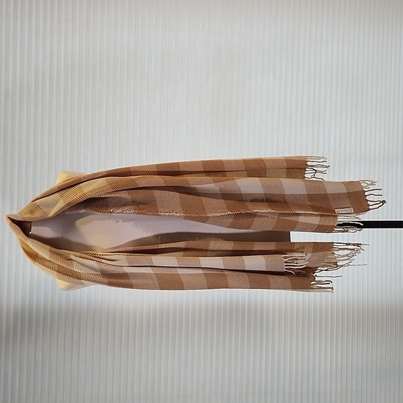 Shiraleah Camel Check Plaid Oversized Scarf Fringe Wrap - Picture 4 of 7